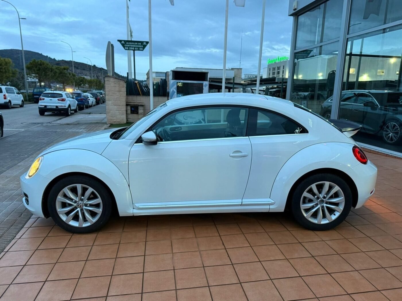 VOLKSWAGEN Beetle Connection 2.0 TDI BMT