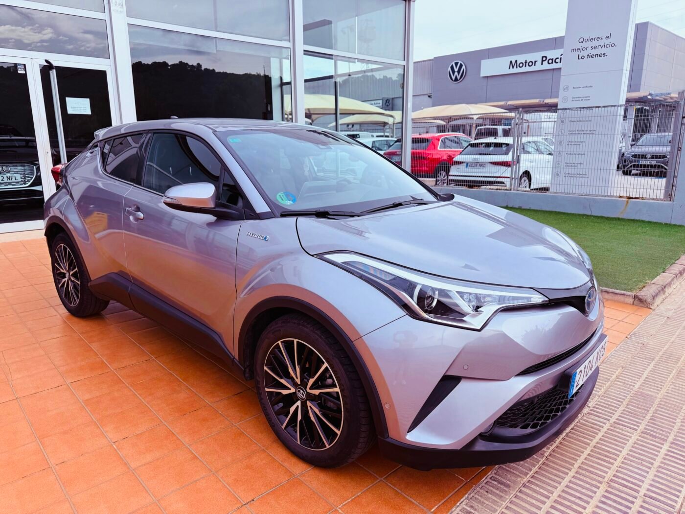 TOYOTA C-HR