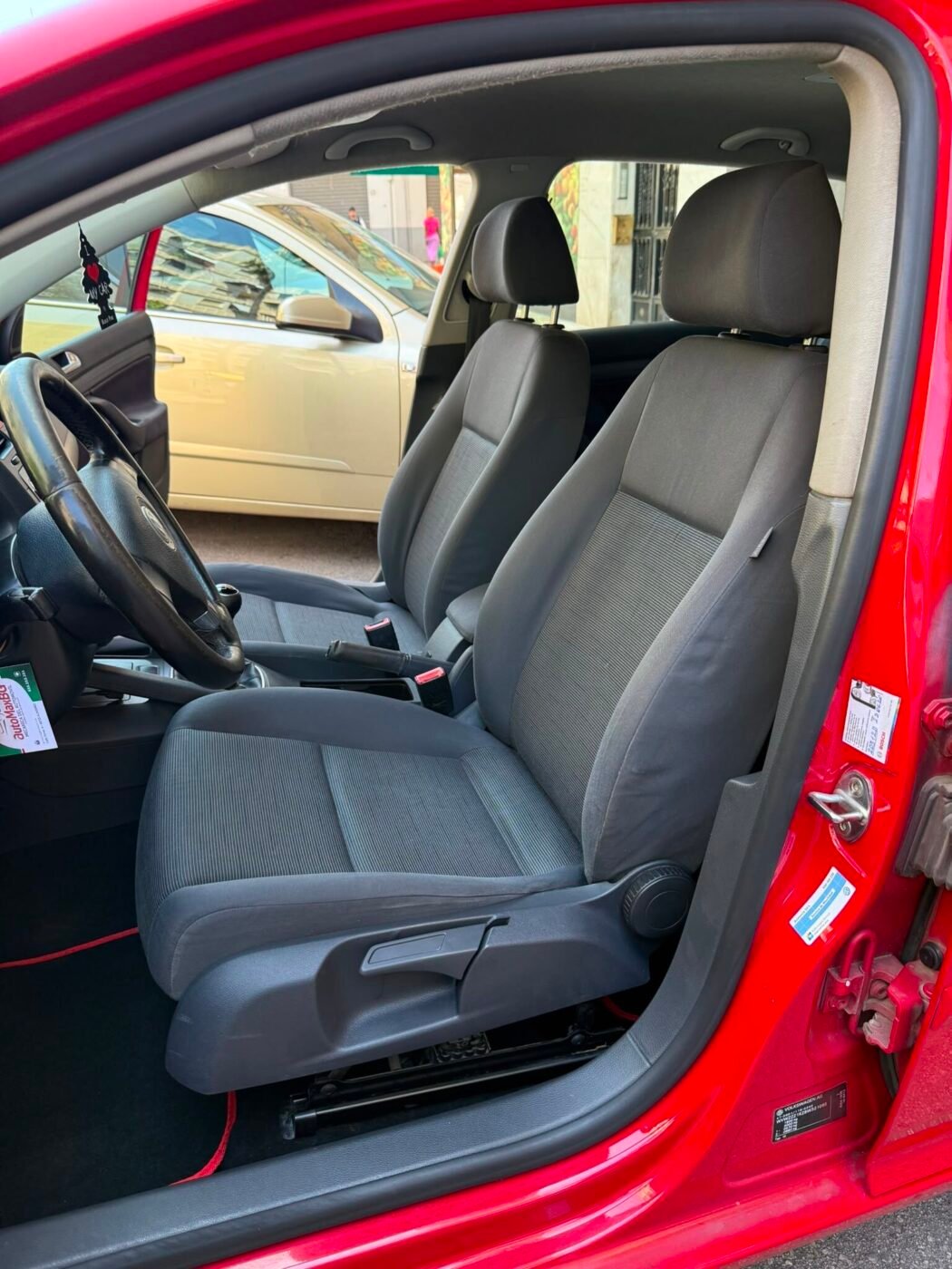 VOLKSWAGEN Golf 1.6 gasolina 102cv